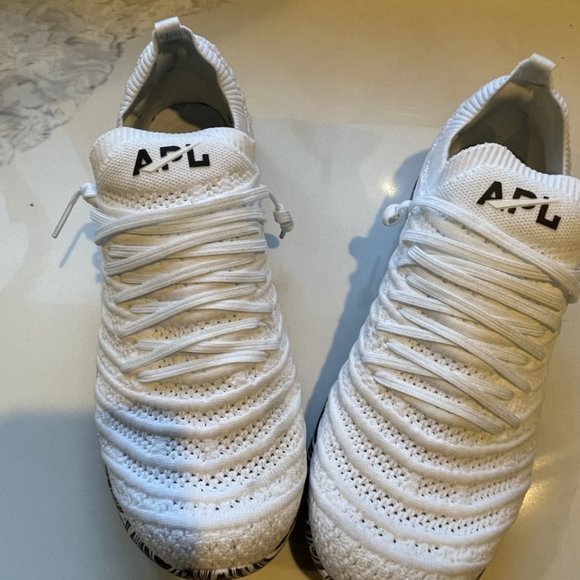 Men's APL TECHLOOM Wave 9.5 (White with Black Marble Bottom) - Picture 7 of 8